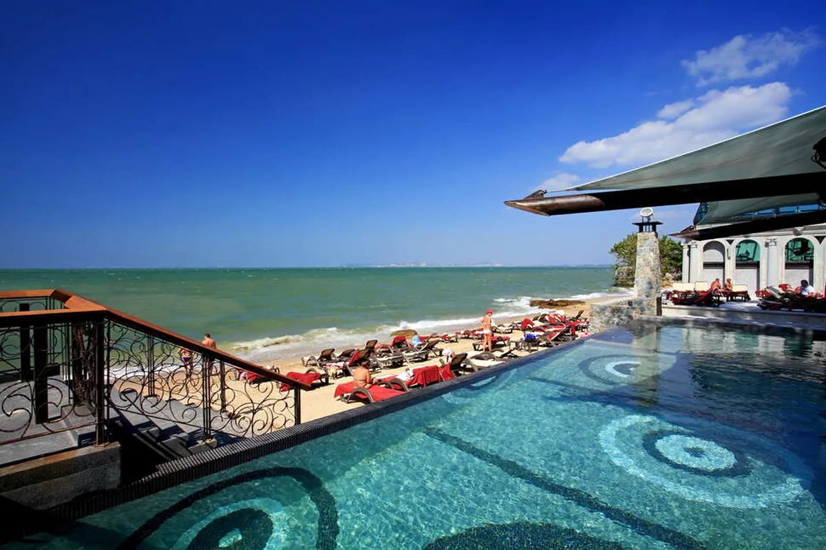 Pattaya Modus Beachfront Resort — hoofdfoto