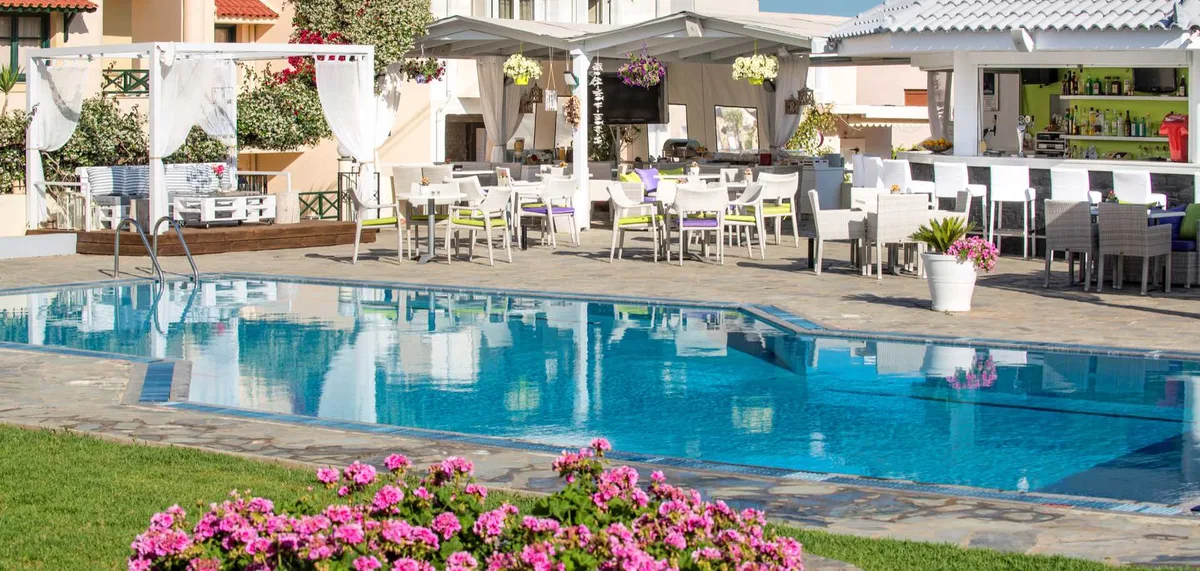 Kristalli Hotel Apartments — hoofdfoto