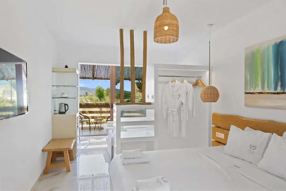 Alia Luxury Suites & Spa Beachfront Hotel — hoofdfoto
