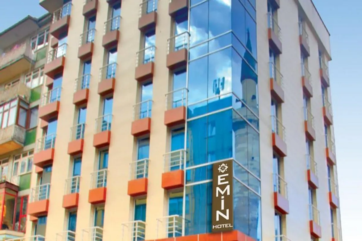 Emin Hotel, hoofdfoto