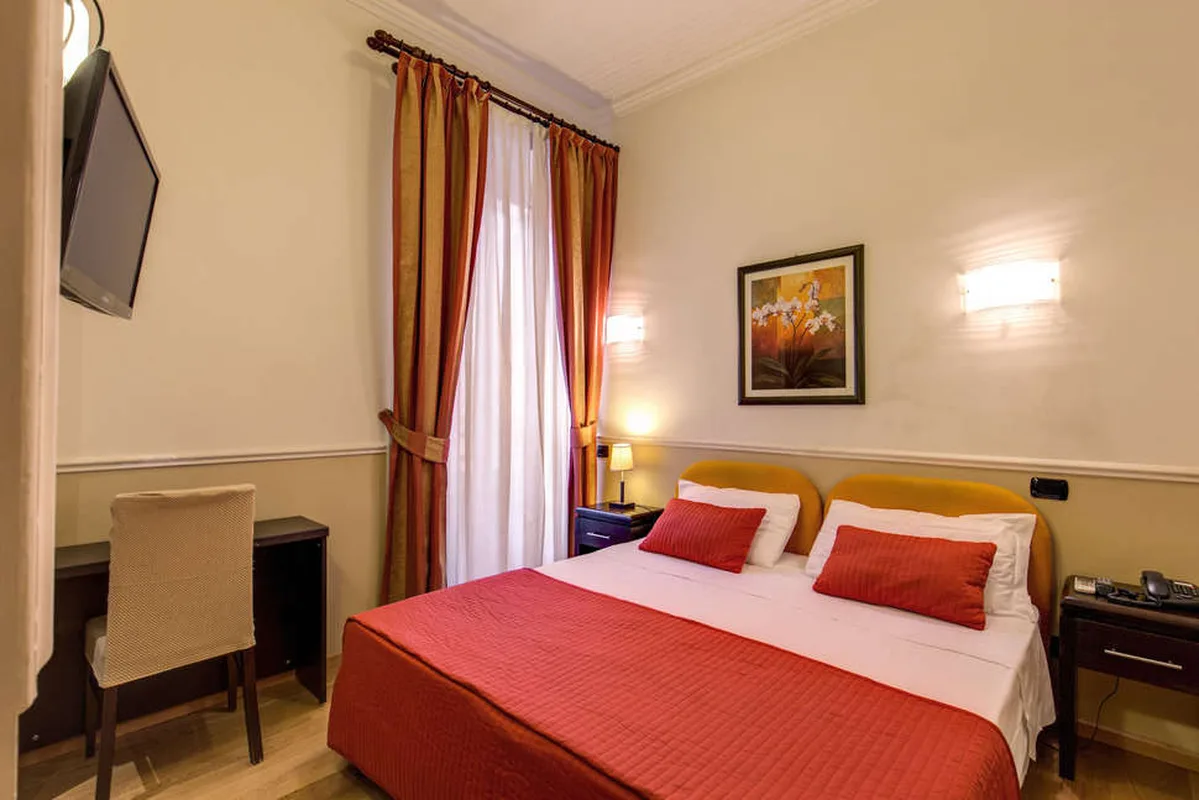 Everest Inn Rome, hoofdfoto