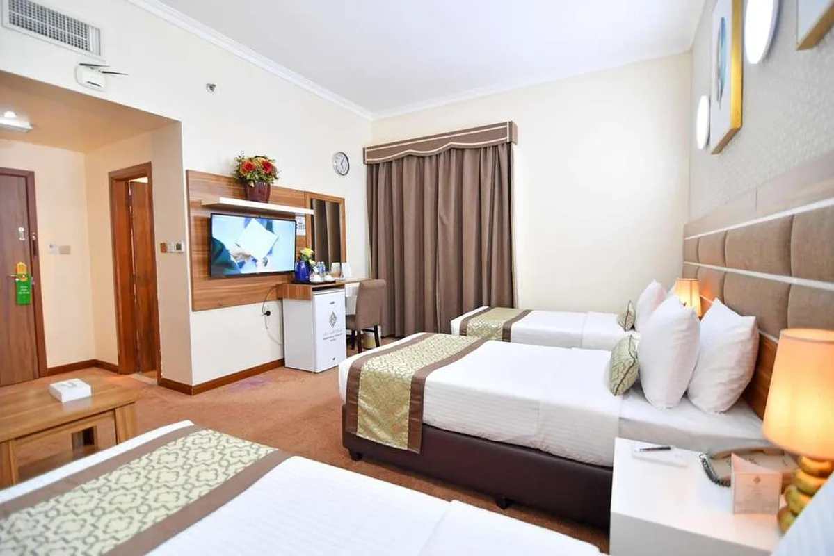 Nejoum Al Emarat Hotel — hoofdfoto