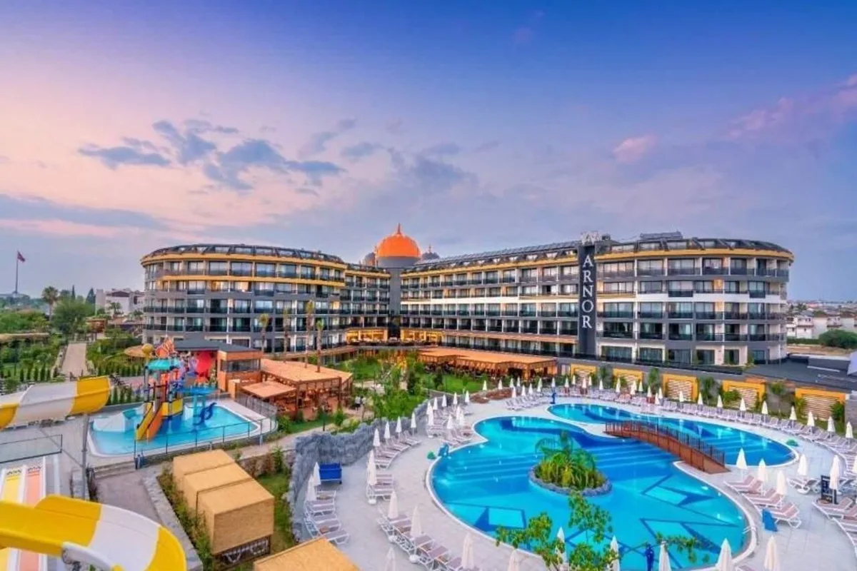 Arnor De Luxe Hotel & Spa — hoofdfoto