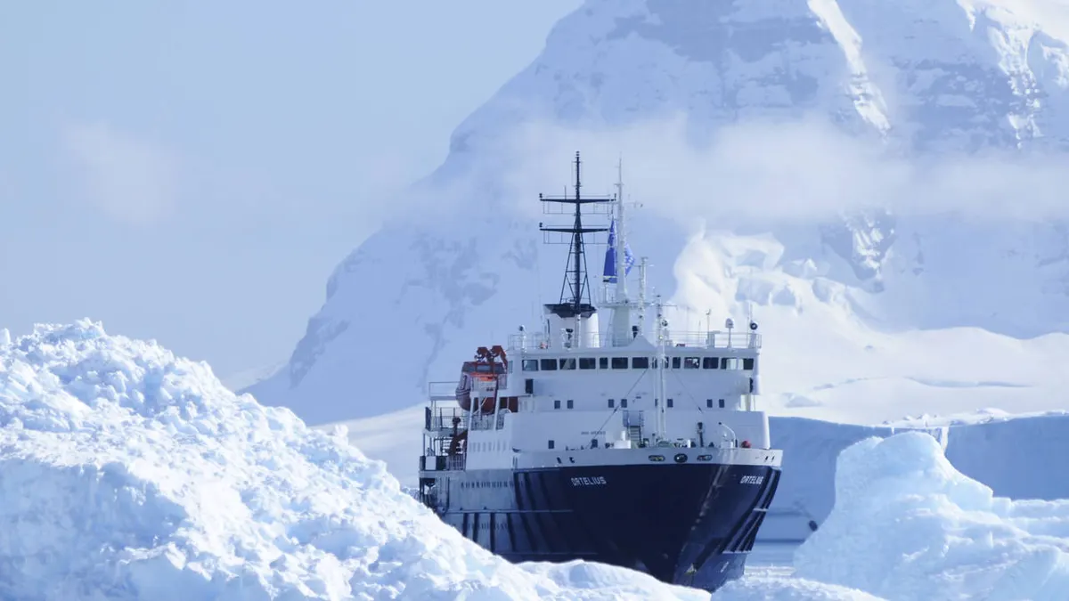 Once in a lifetime experience to Antarctica — hoofdfoto