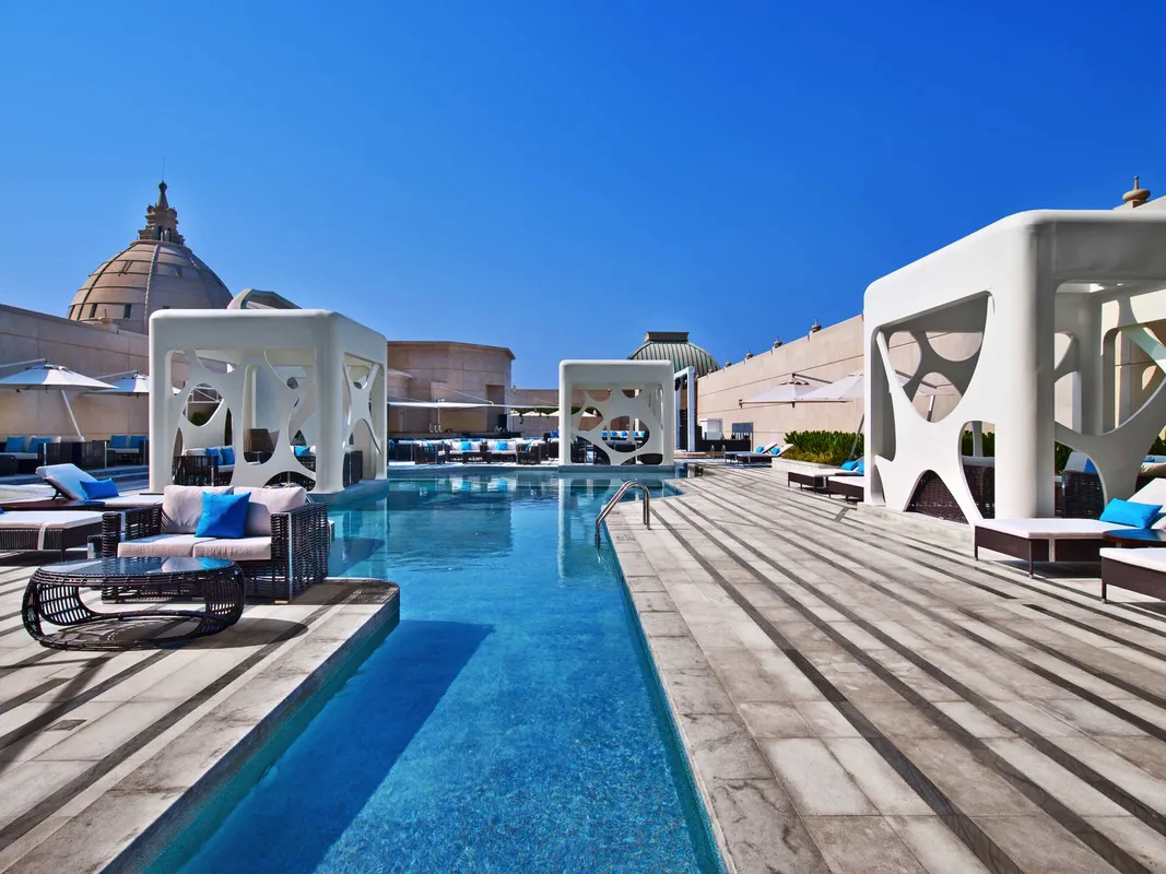 V Hotel Dubai Curio Collection by Hilton — hoofdfoto