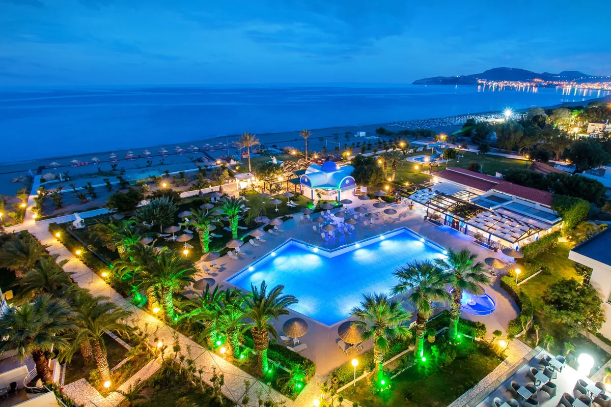 Pegasos Deluxe Beach Hotel — hoofdfoto