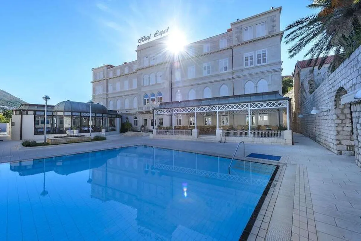 Hotel Lapad — hoofdfoto