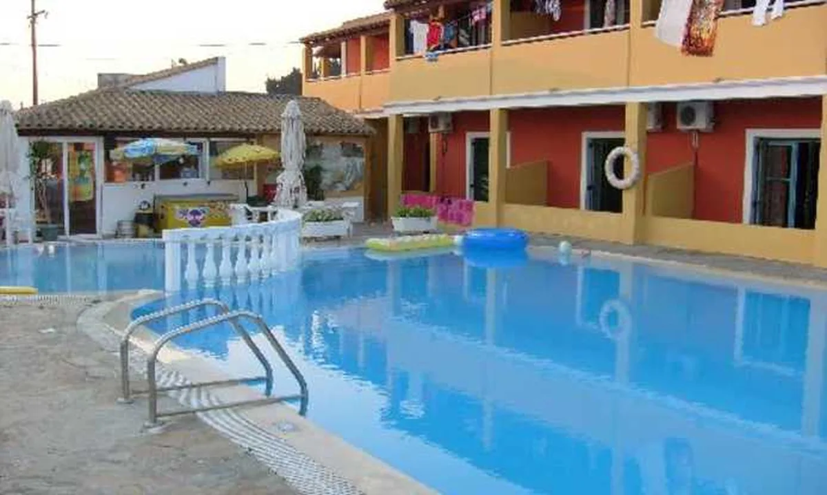 Alexis Pool Apartments, hoofdfoto