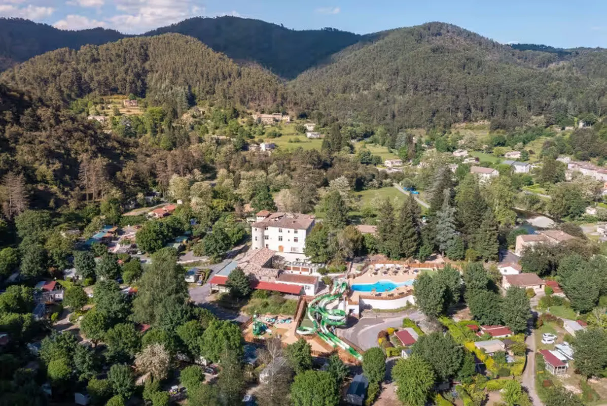 Camping Château De L Hom — hoofdfoto