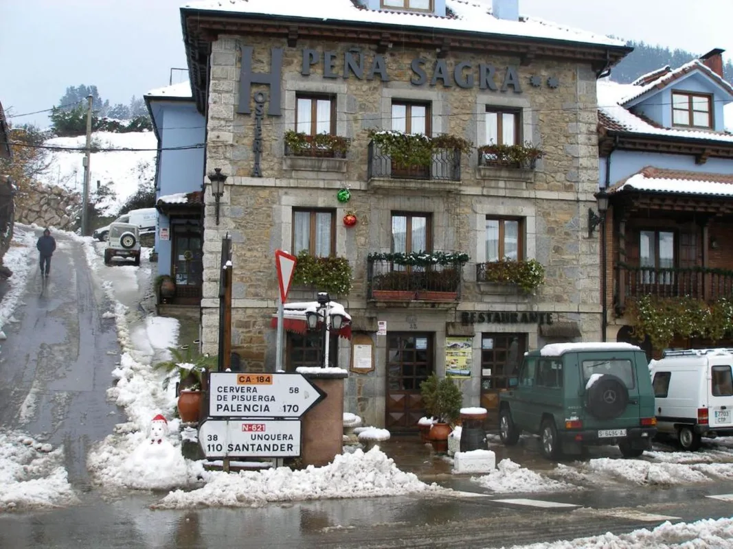 Hosteria Peña Sagra — hoofdfoto
