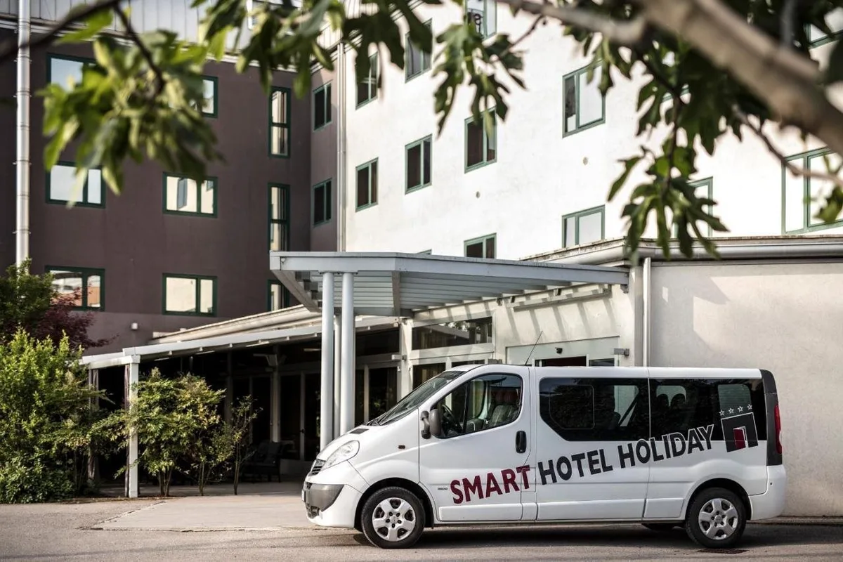 Hotel Smart Holiday — hoofdfoto