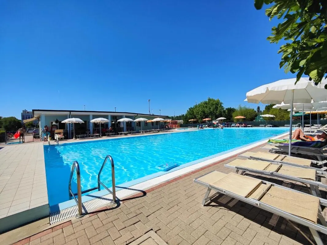 Long Beach Village — hoofdfoto