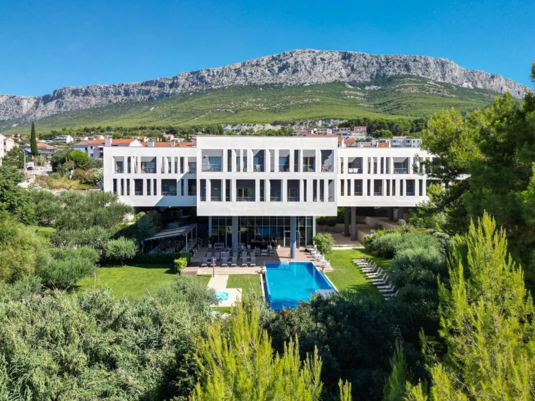 Hotel Salona Palace — hoofdfoto