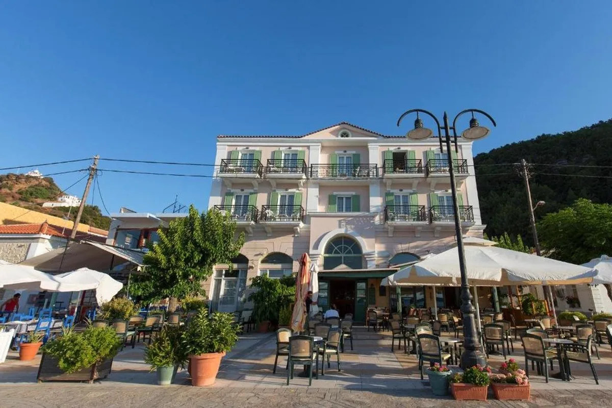 Samaina Port Hotel — hoofdfoto