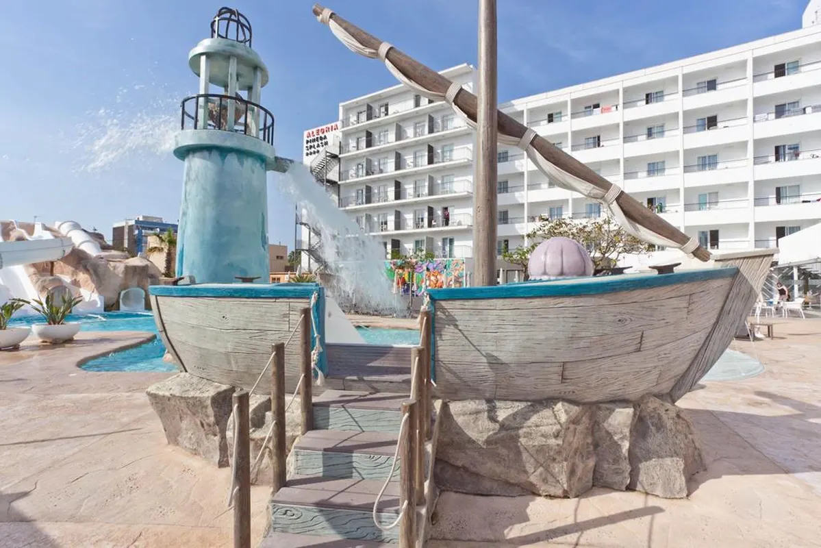 Fergus Club Pineda Splash — hoofdfoto