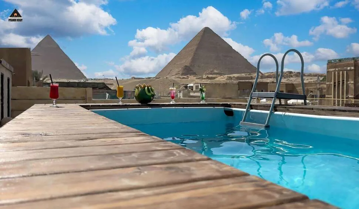 Pyramids Height, hoofdfoto
