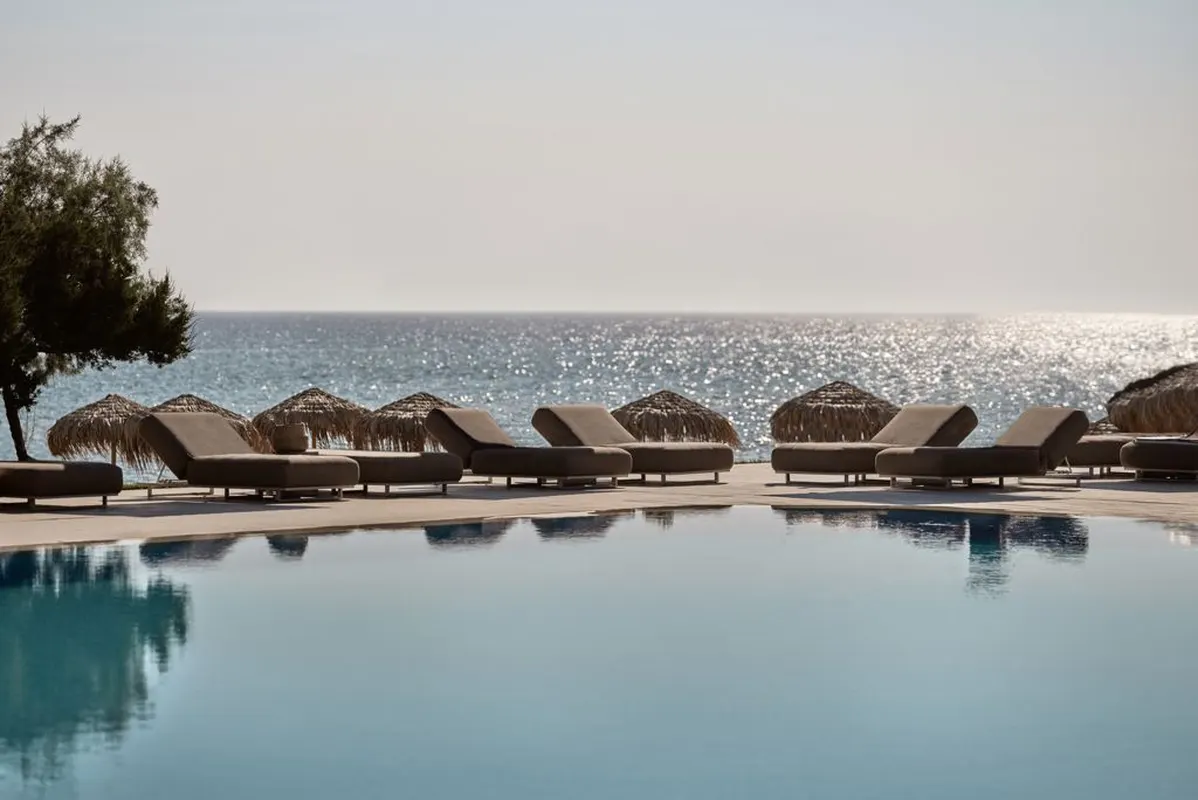 The Bay Hotel & Suites — hoofdfoto