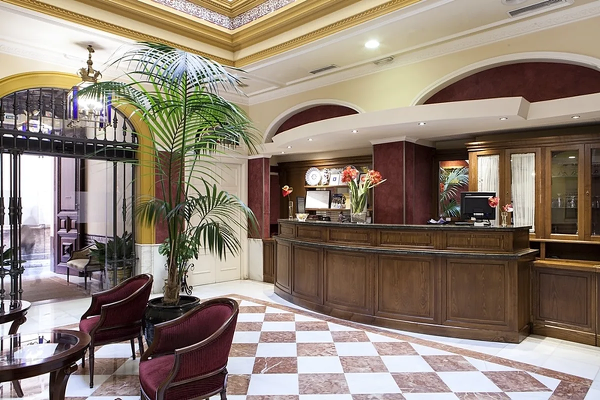 Hotel Cervantes, hoofdfoto