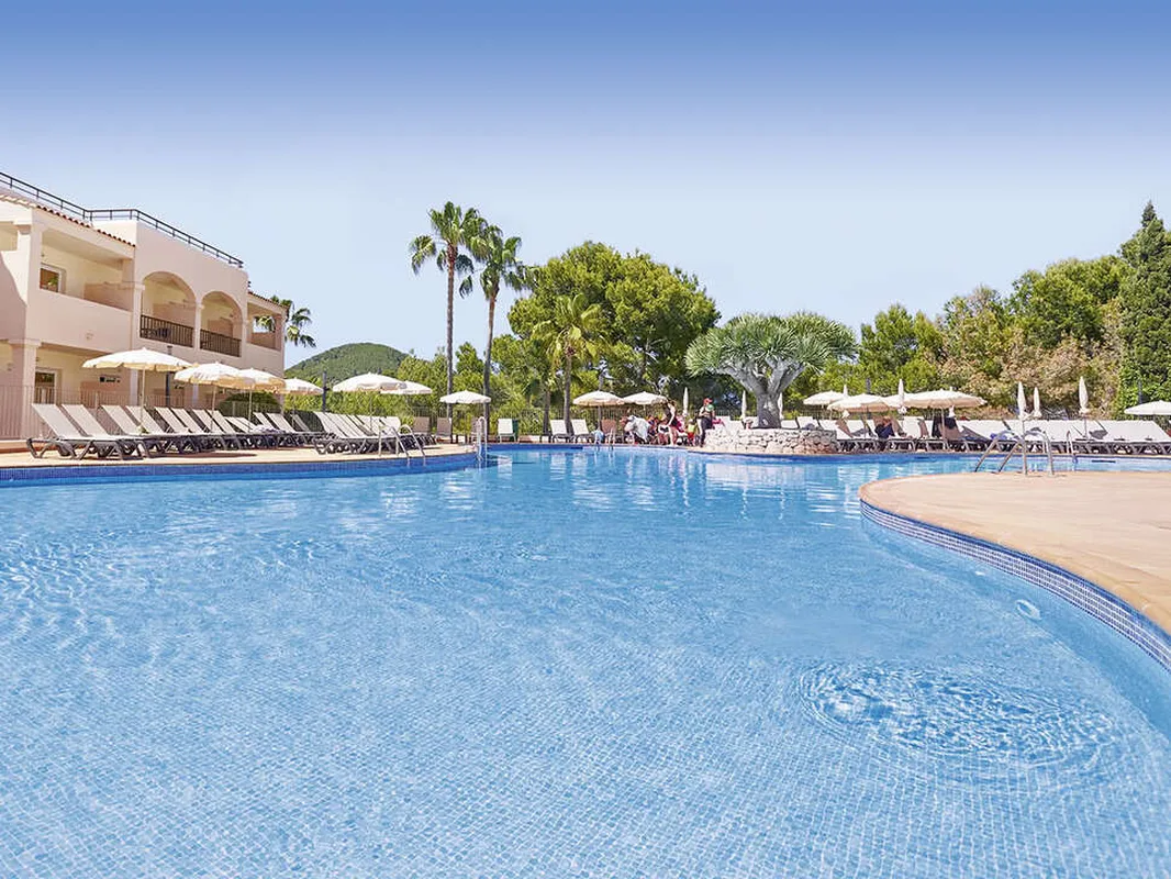 Invisa Hotel Club Cala Blanca, hoofdfoto