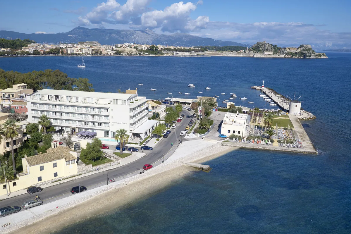 Mon Repos Palace — hoofdfoto