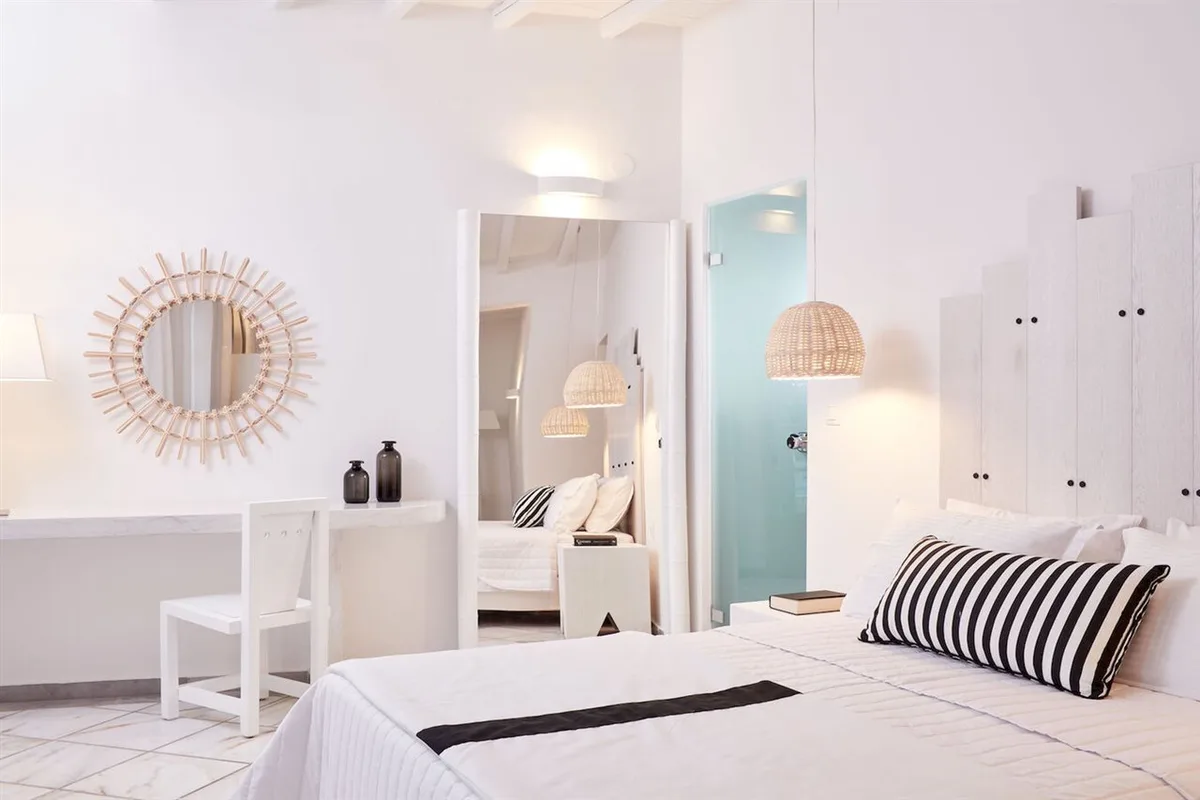 Mr & Mrs White Paros — hoofdfoto