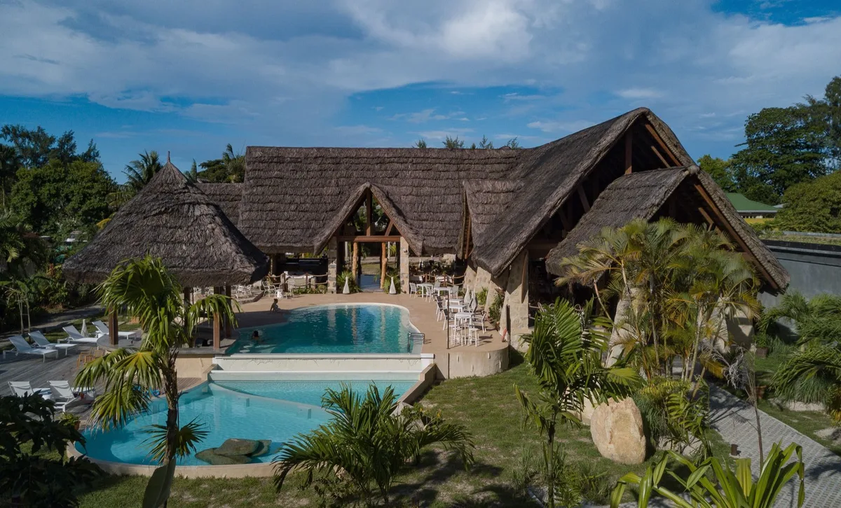 Les Lauriers Hotel & Restaurant — hoofdfoto