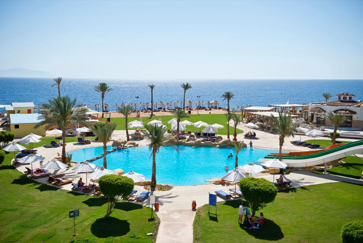 Amphoras Beach, hoofdfoto