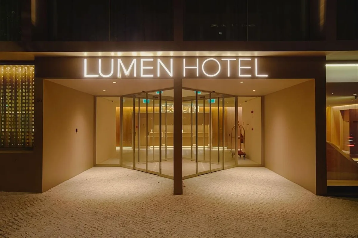 Lumen Hotel & The Lisbon Light Show — hoofdfoto