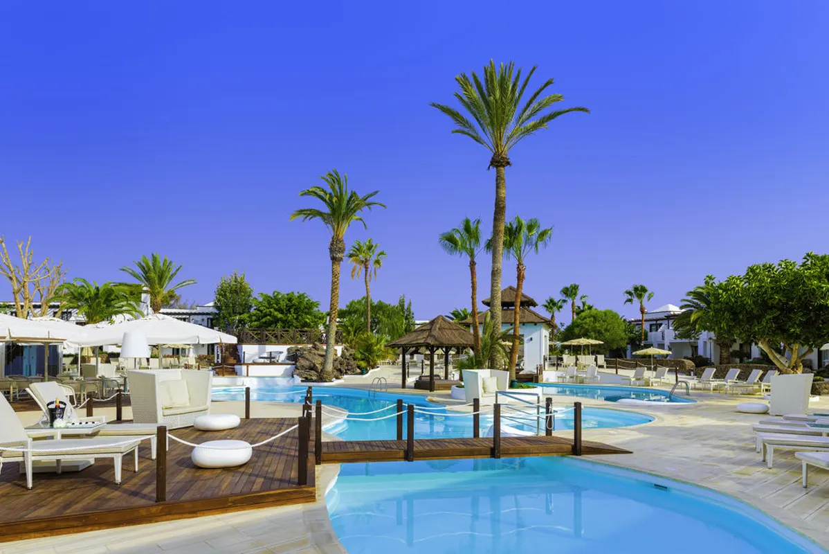 H10 White Suites — hoofdfoto