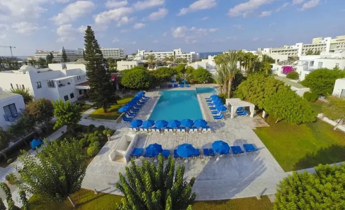 Aliathon Resort — hoofdfoto