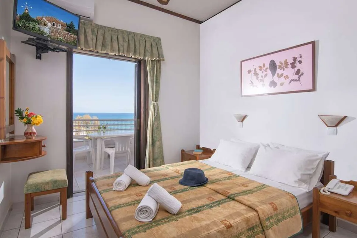 ILIOSTASI BEACH Apartments — hoofdfoto