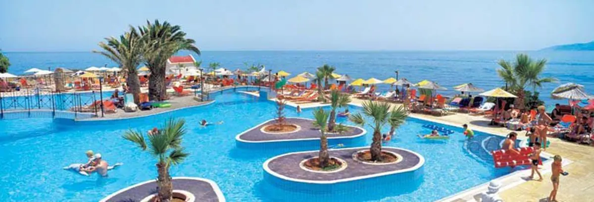 Eri Beach & Village — hoofdfoto