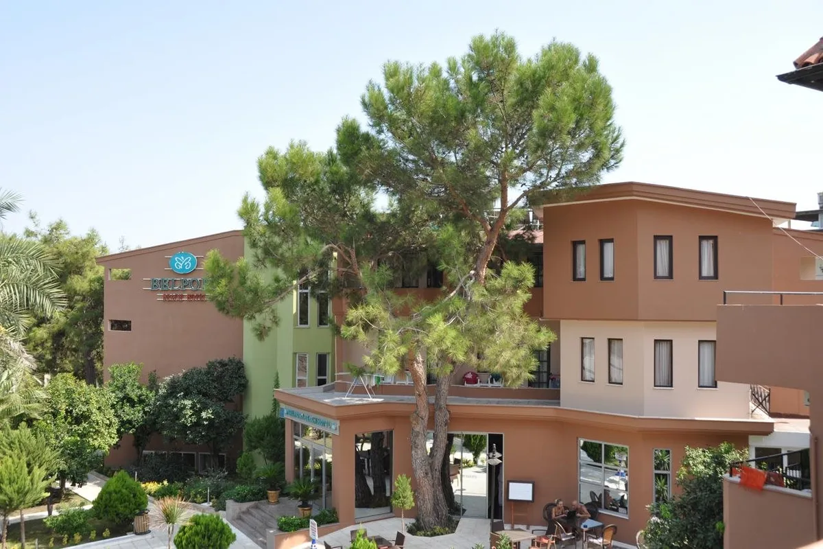 Aleria Belport Beach Hotel — hoofdfoto