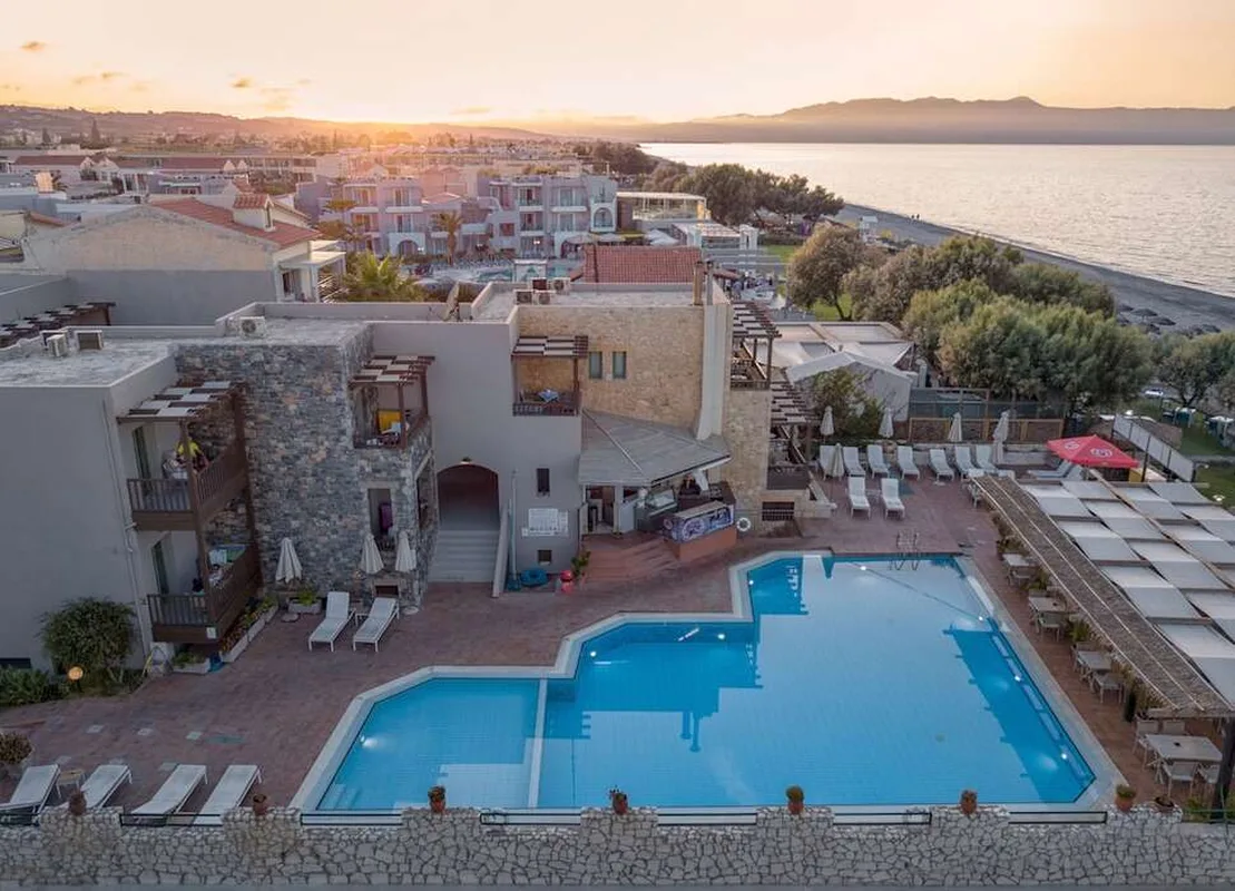 Erato Beach Hotel — hoofdfoto