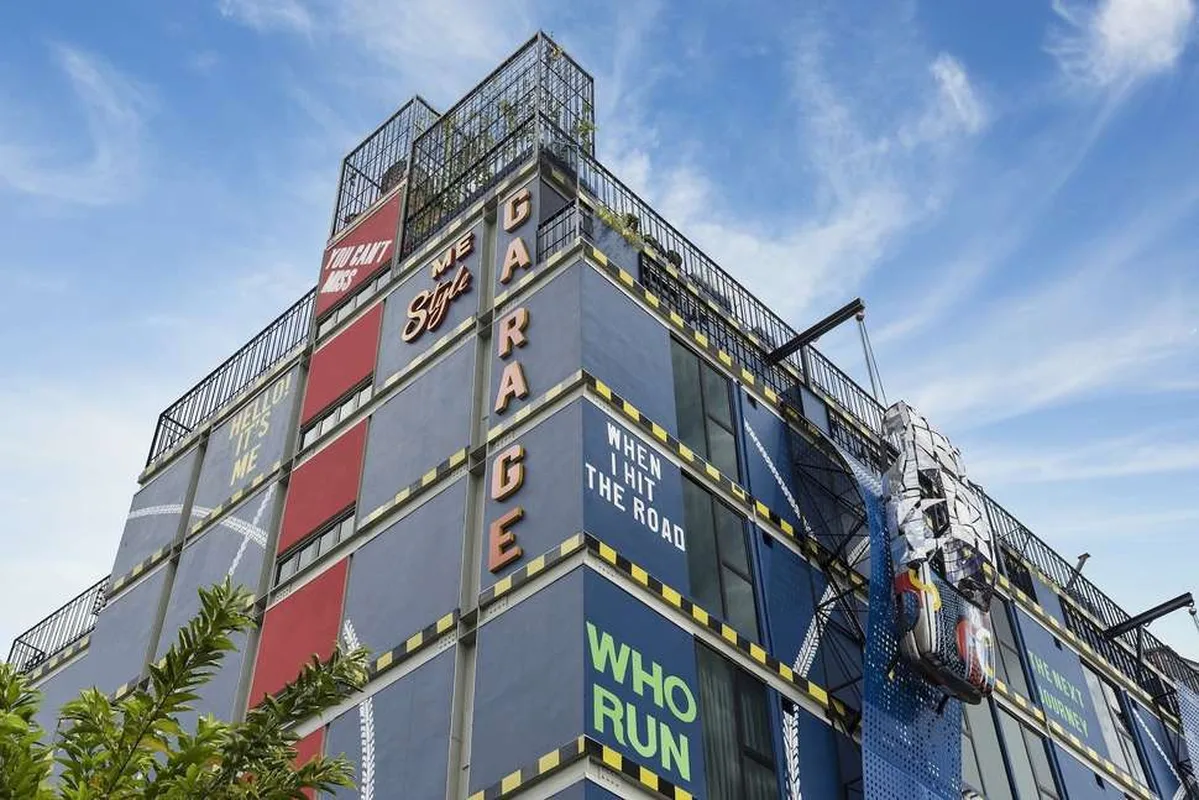 Mestyle Garage Hotel Bangkok — hoofdfoto