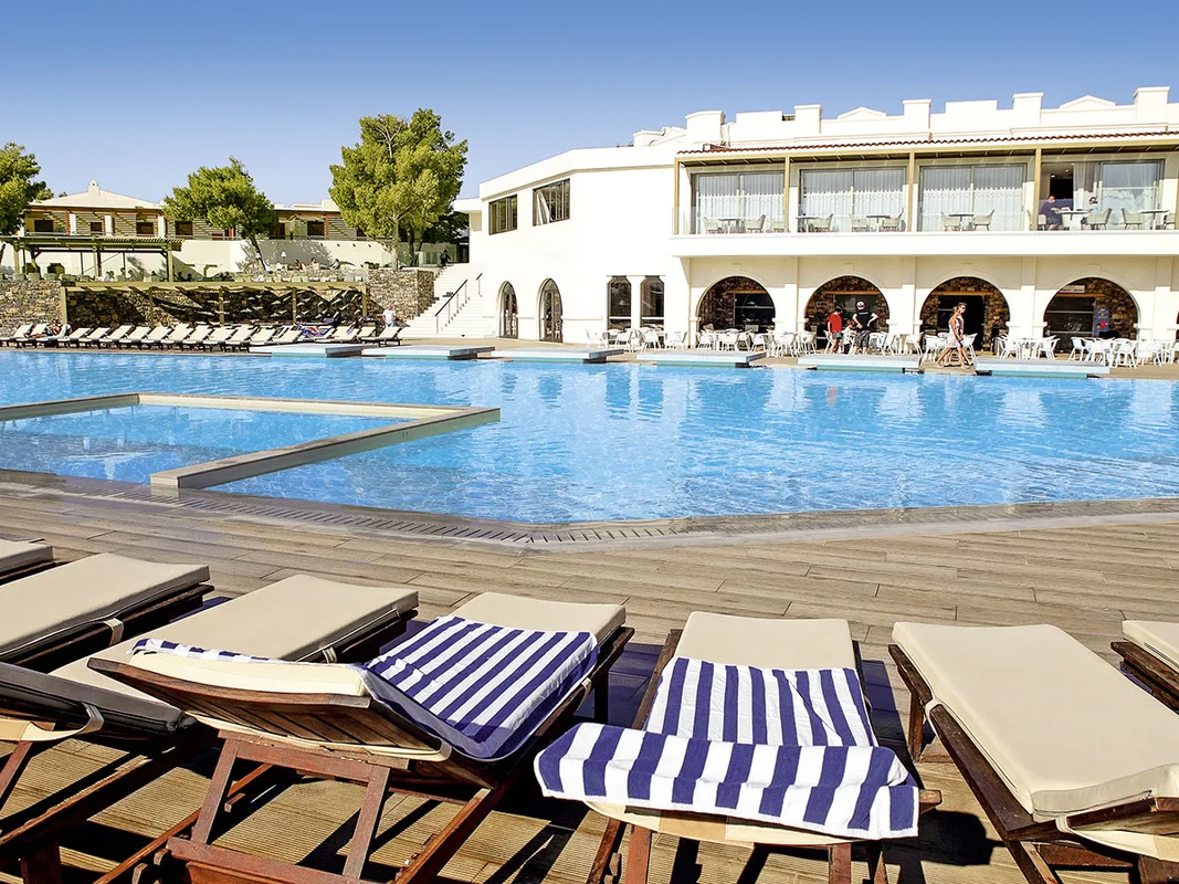 Almyra Resort — hoofdfoto
