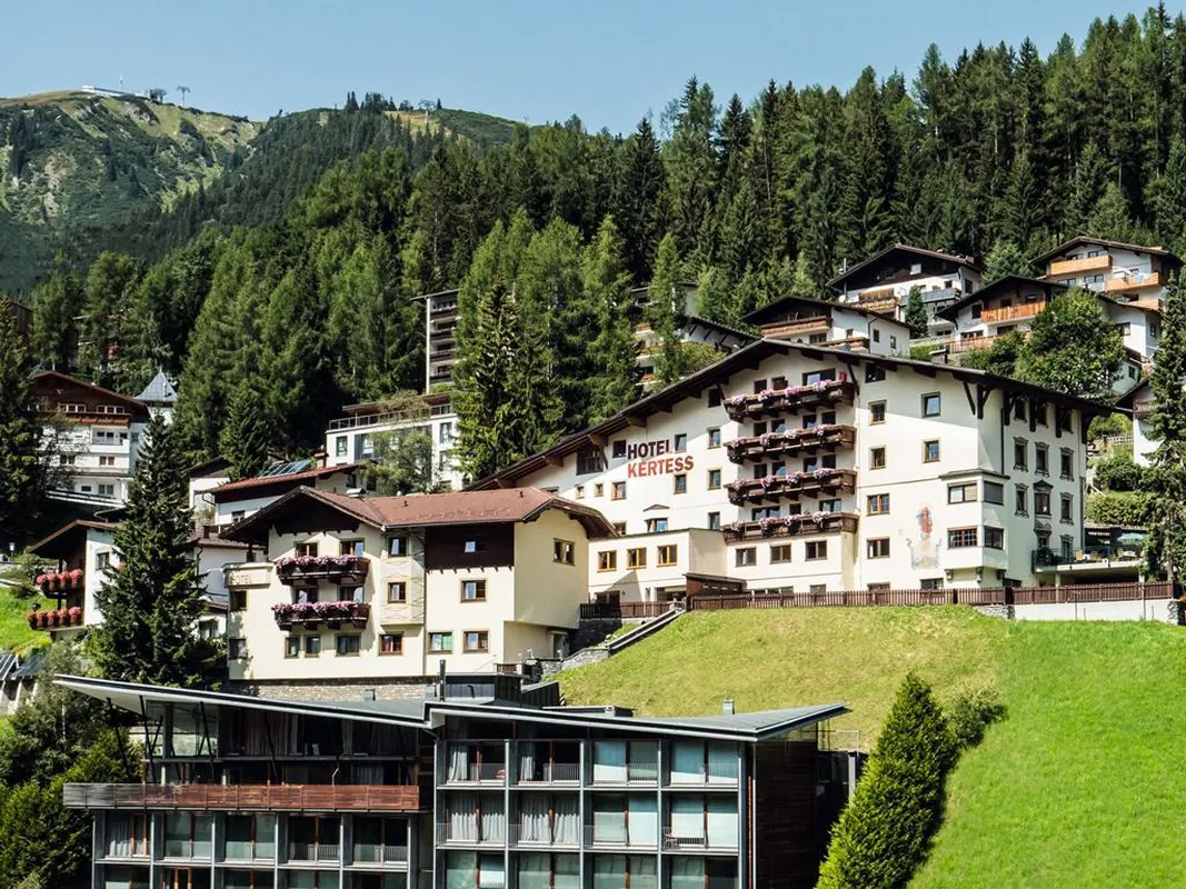 Kertess — hoofdfoto