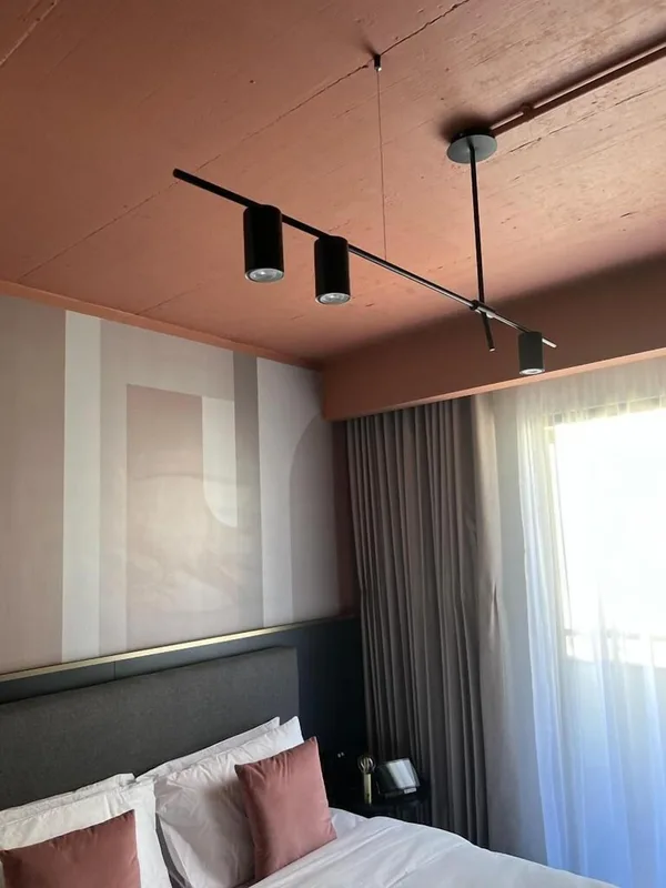 Eleven by Warren Collection, hoofdfoto