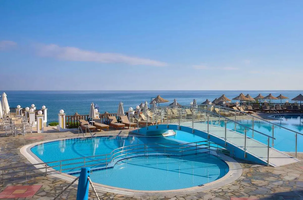 Alexander Beach Hotel & Village — hoofdfoto