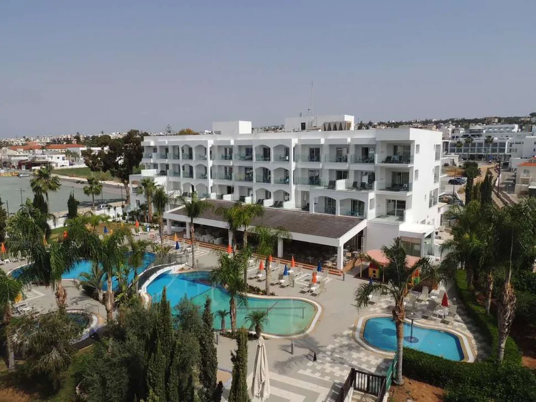 Anesis Hotel — hoofdfoto