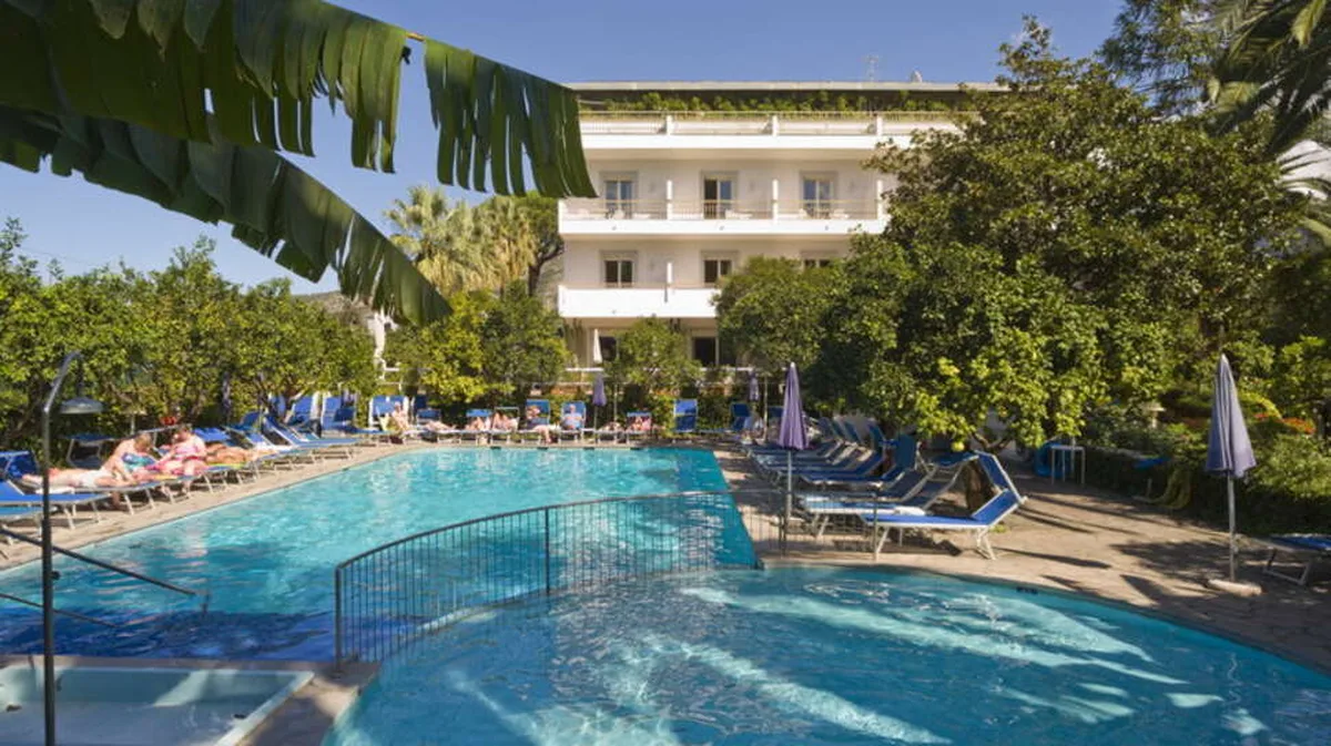 Hotel Alpha — hoofdfoto
