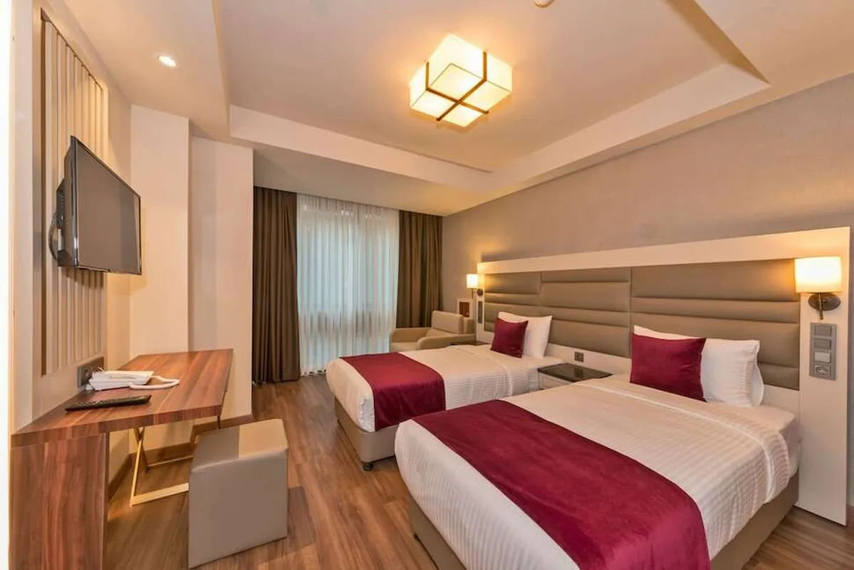 Golden Royal Hotel — hoofdfoto