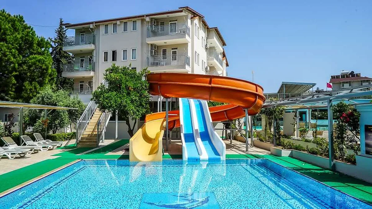 Cats Garden Family Hotel — hoofdfoto