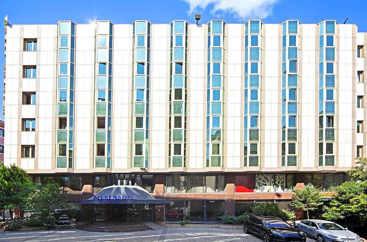 All Seasons Hotel — hoofdfoto