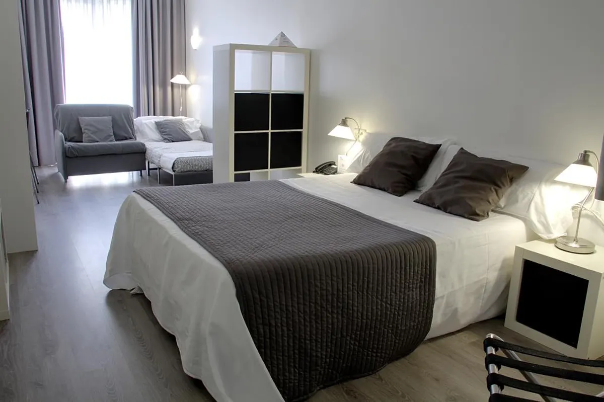 Atenea Calabria — hoofdfoto