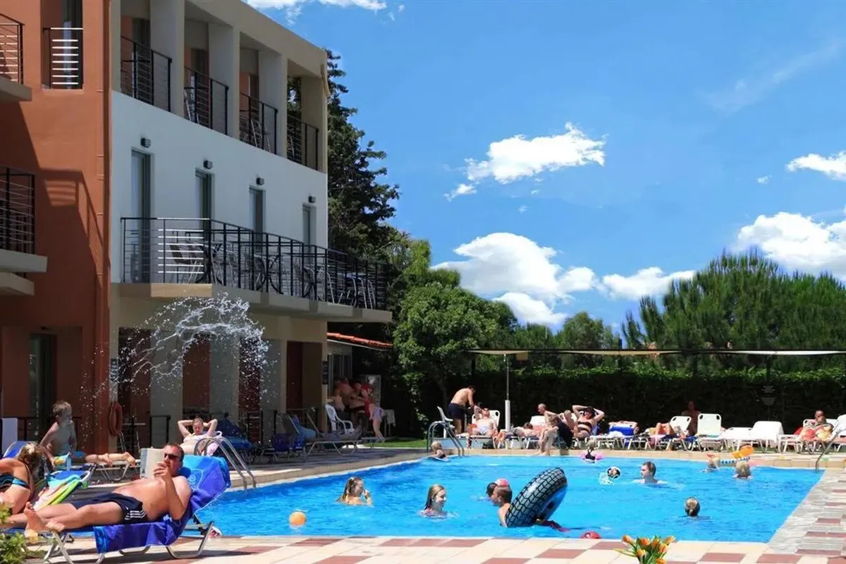 Sunrise Village Hotel — hoofdfoto