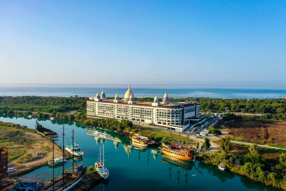 Diamond Premium Hotel — hoofdfoto