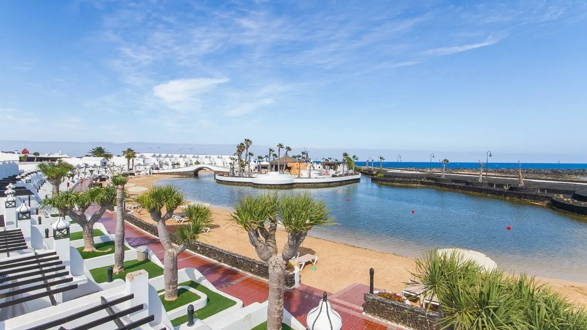 Sands Beach Resort — hoofdfoto