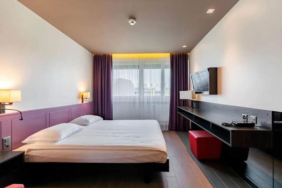 Hotel Les Nations — hoofdfoto