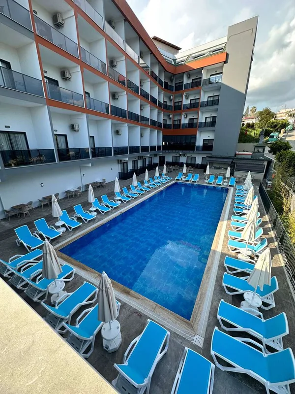 Side Golden Rock Hotel — hoofdfoto